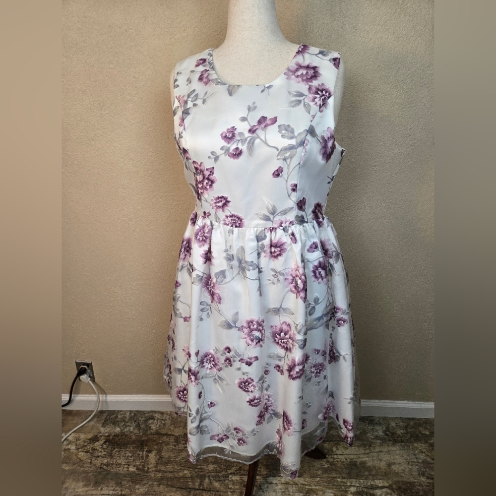 Liza Luxe Elegant Purple On White Floral Midi XL NWT (6195)